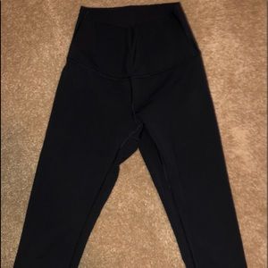 Black lulu lemon leggings short crap